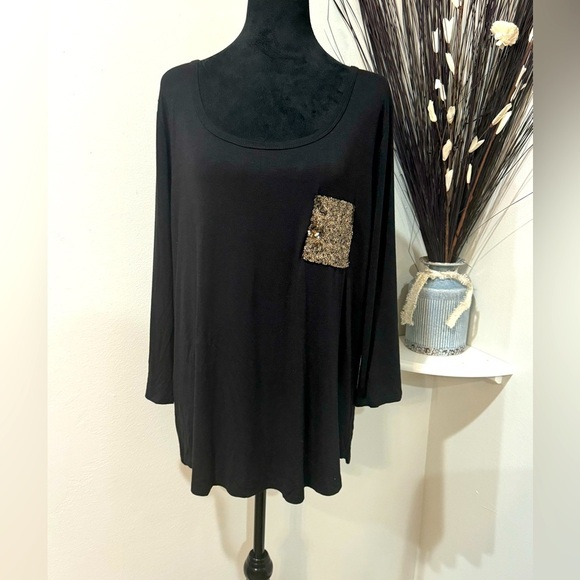Copper Key Black top with gold sequenced left pocket Top – Size XL - Picture 1 of 6